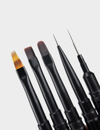 Brushes and liners